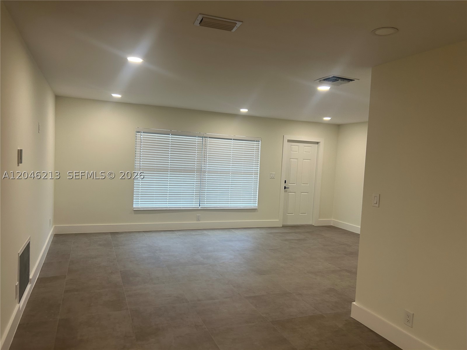SANDALFOOT COVE SEC 4 - Residential Lease