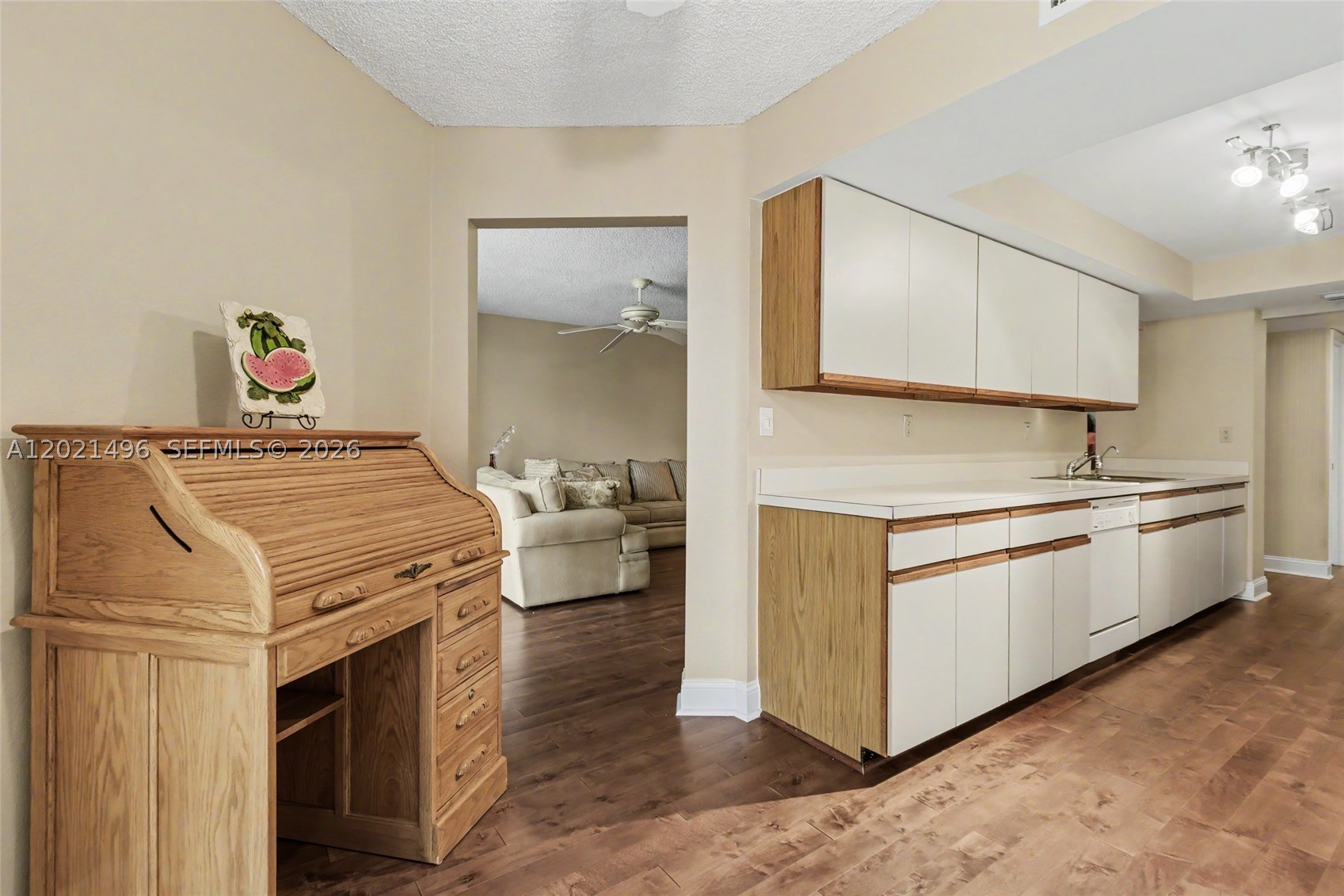 SHERIDAN BY THE BEACH CON - Residential