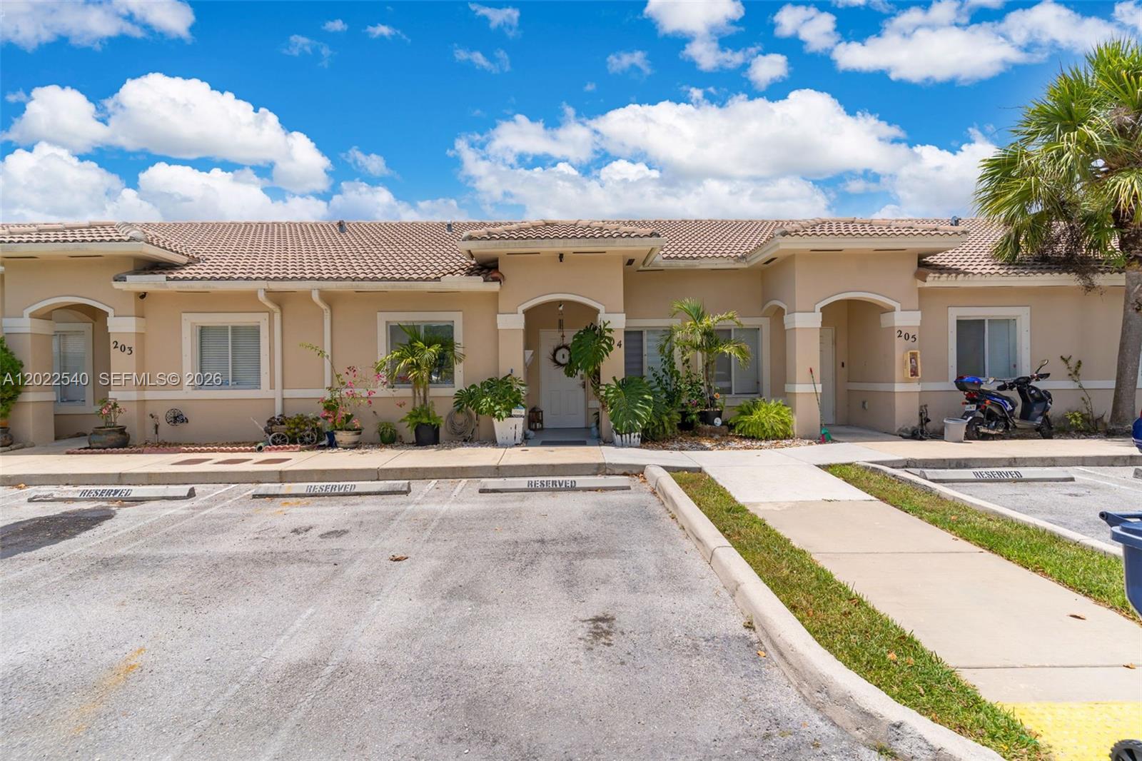 Spacious 2-bedroom, 2-bath unit centrally located near shopping, dining, supermarkets, and major roadways. Features an ample kitchen, renovated closet space, tile flooring throughout, and an in-unit washer and dryer for added convenience. Conveniently located less than a mile from Turnpike access. Easy to show.