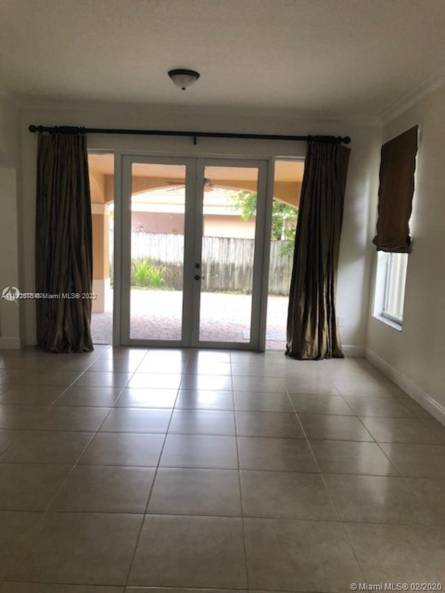 EGRET LAKES HOMES - Residential Lease