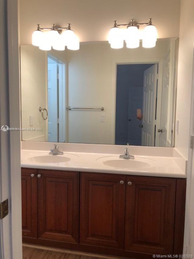 EGRET LAKES HOMES - Residential Lease