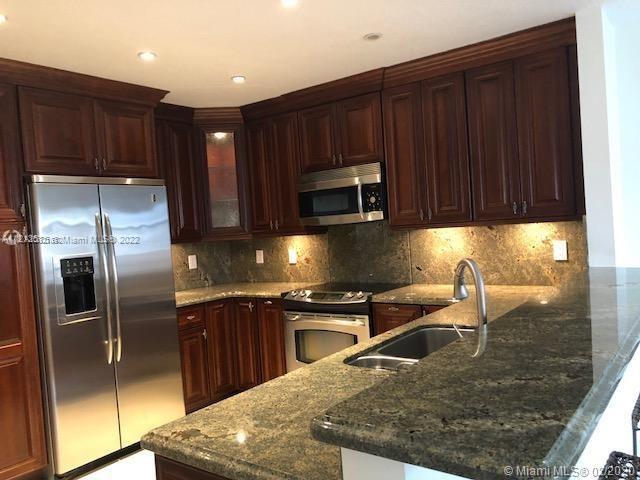 EGRET LAKES HOMES - Residential Lease