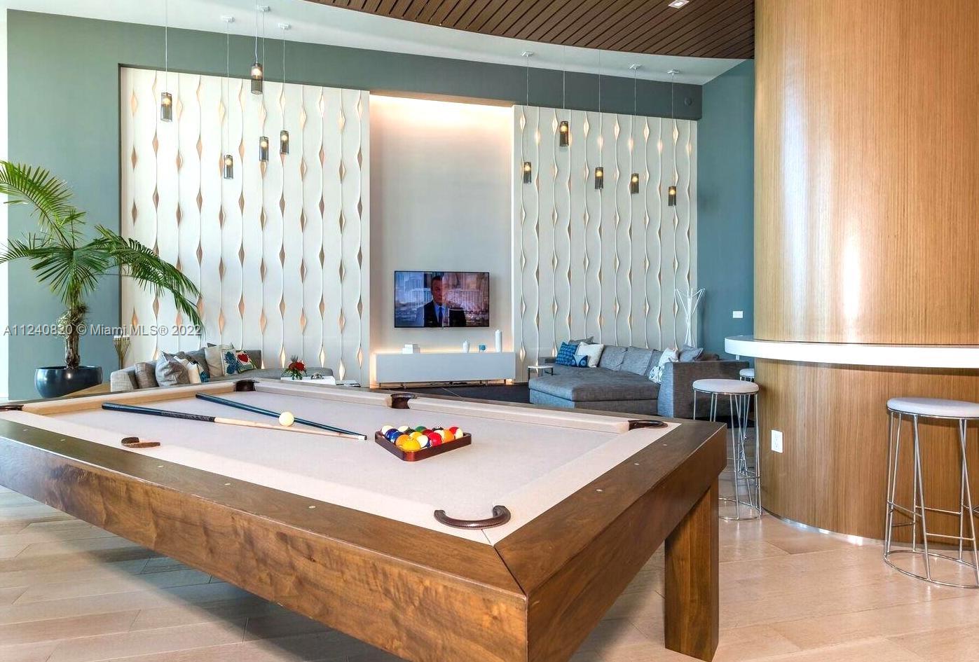 ICON BAY CONDO - Residential