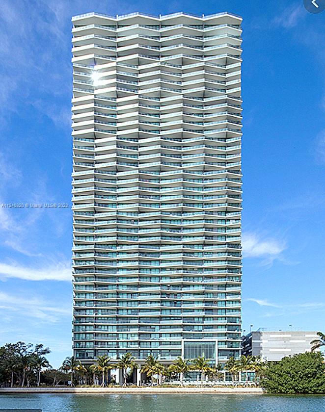 ICON BAY CONDO - Residential