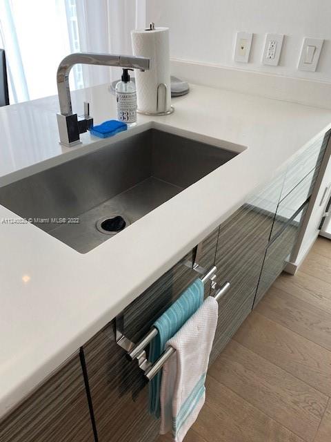ICON BAY CONDO - Residential