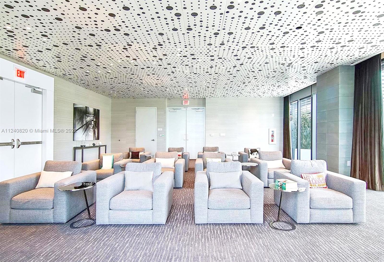 ICON BAY CONDO - Residential
