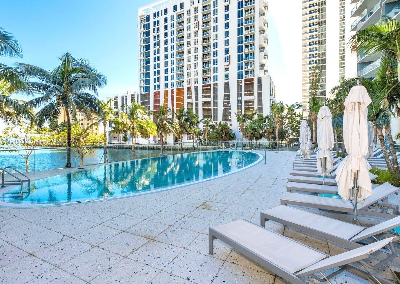 ICON BAY CONDO - Residential