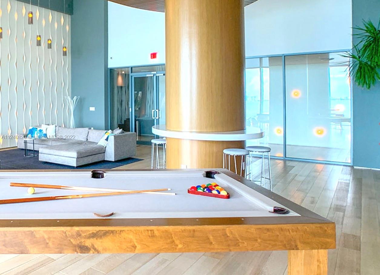 ICON BAY CONDO - Residential