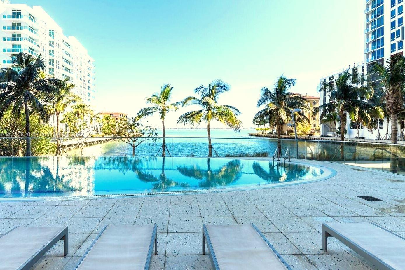 ICON BAY CONDO - Residential