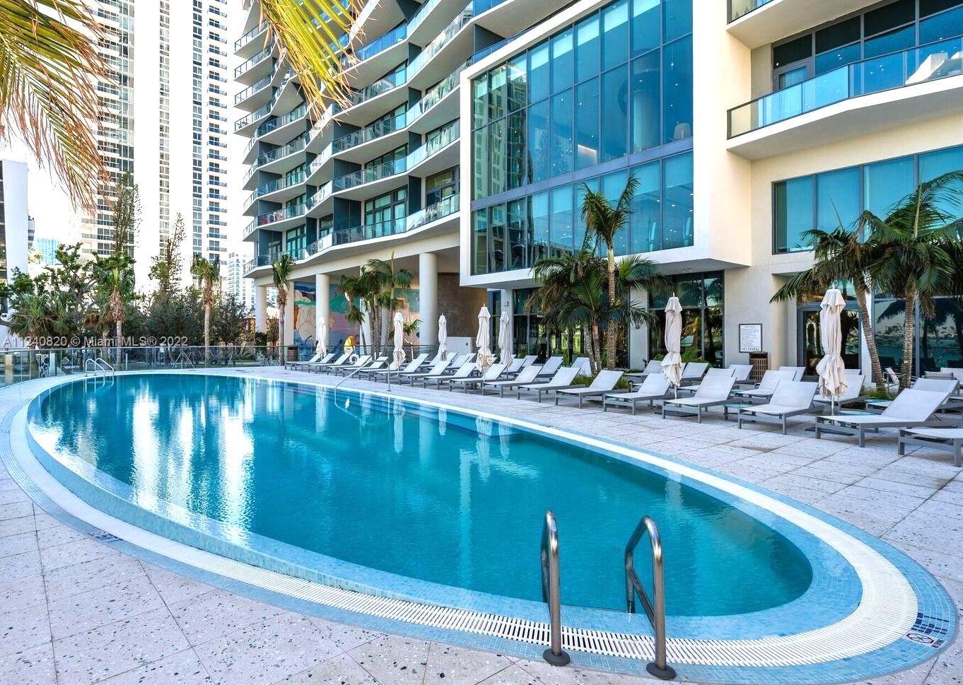 ICON BAY CONDO - Residential