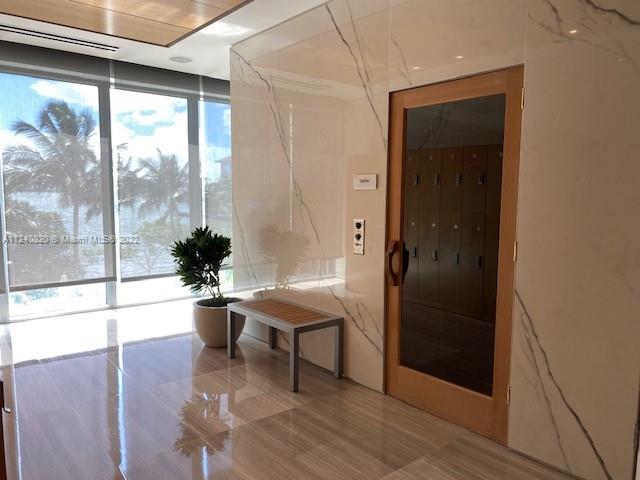 ICON BAY CONDO - Residential
