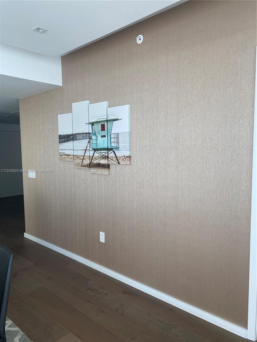 ICON BAY CONDO - Residential