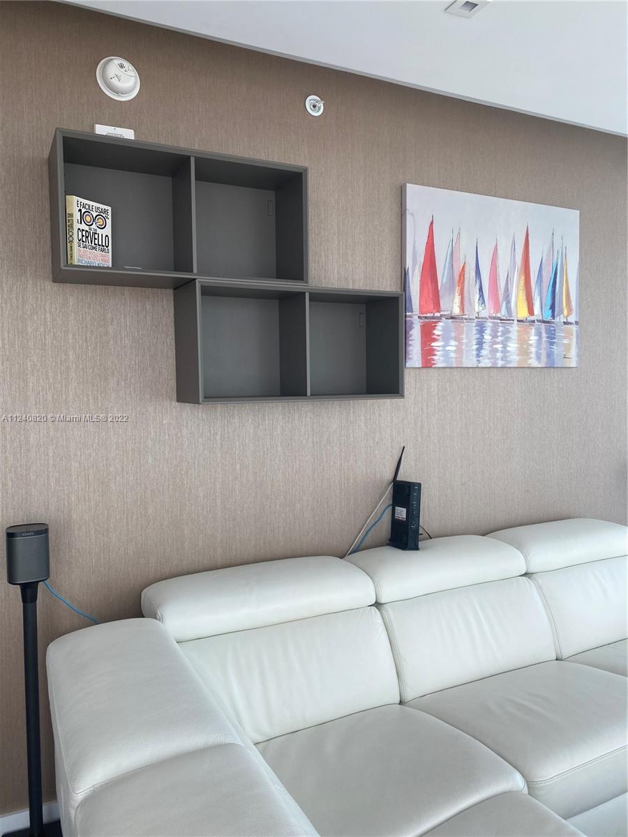 ICON BAY CONDO - Residential