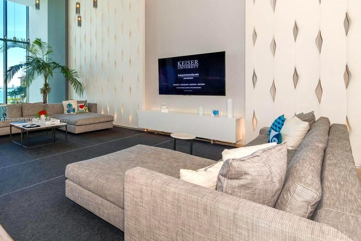 ICON BAY CONDO - Residential