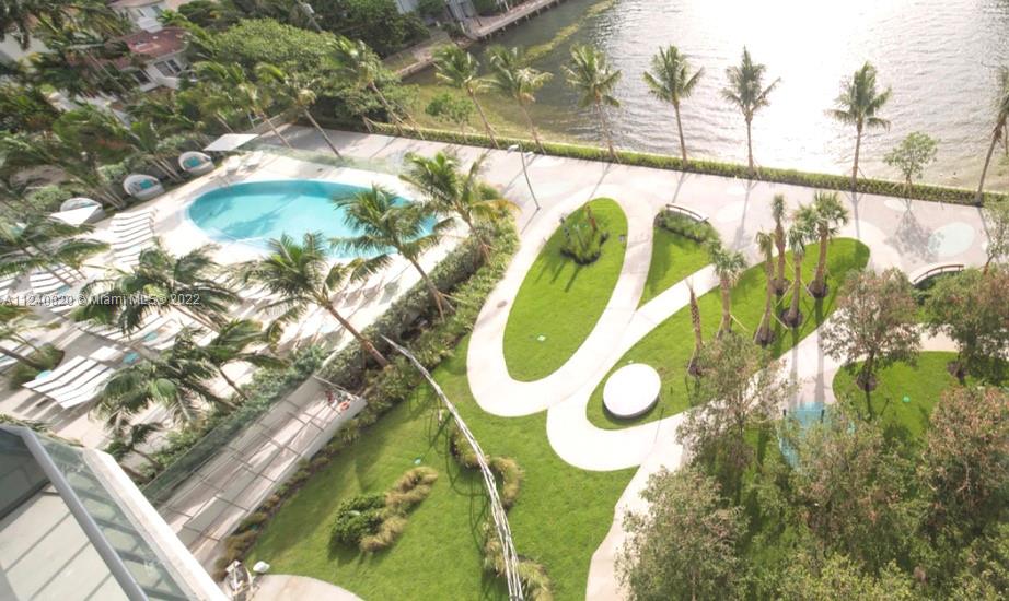 ICON BAY CONDO - Residential