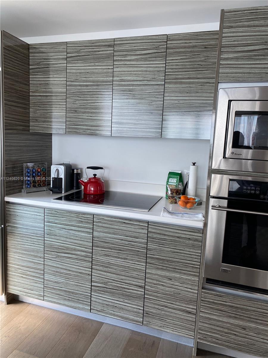 ICON BAY CONDO - Residential