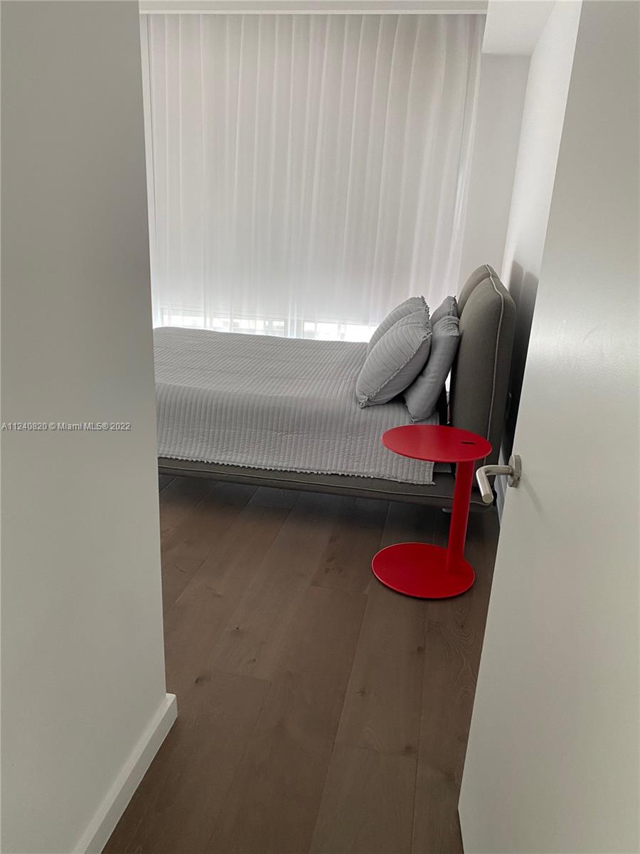 ICON BAY CONDO - Residential