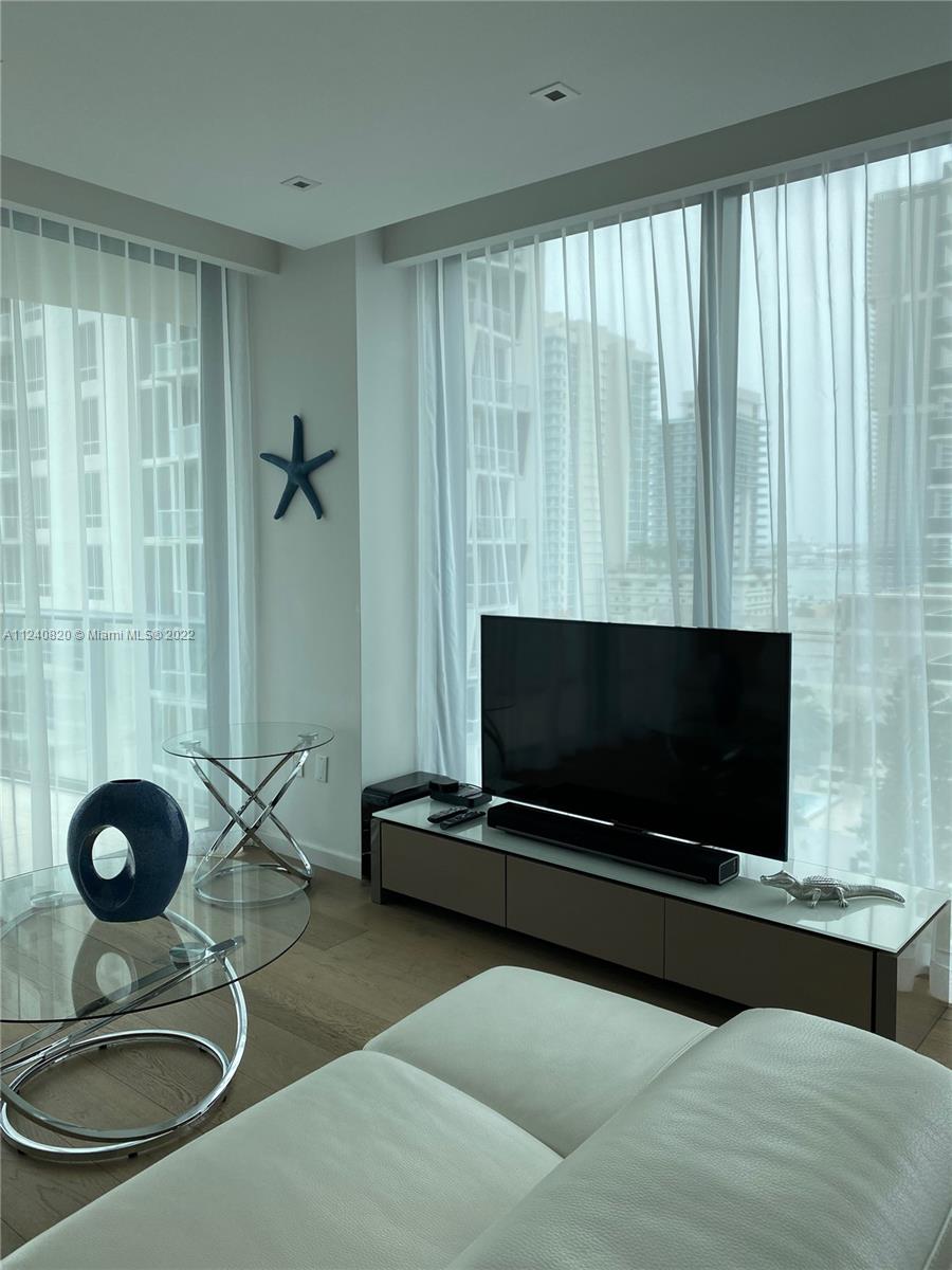 ICON BAY CONDO - Residential
