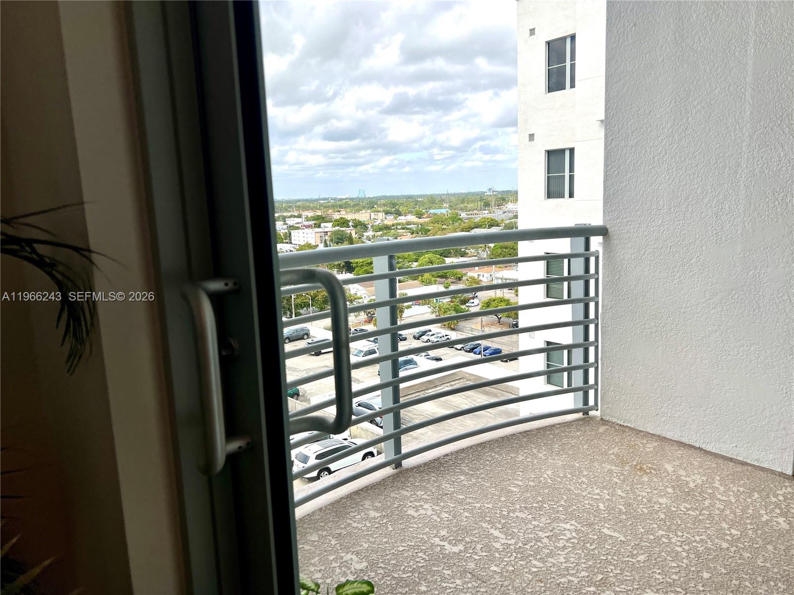 RADIUS CONDO - Residential