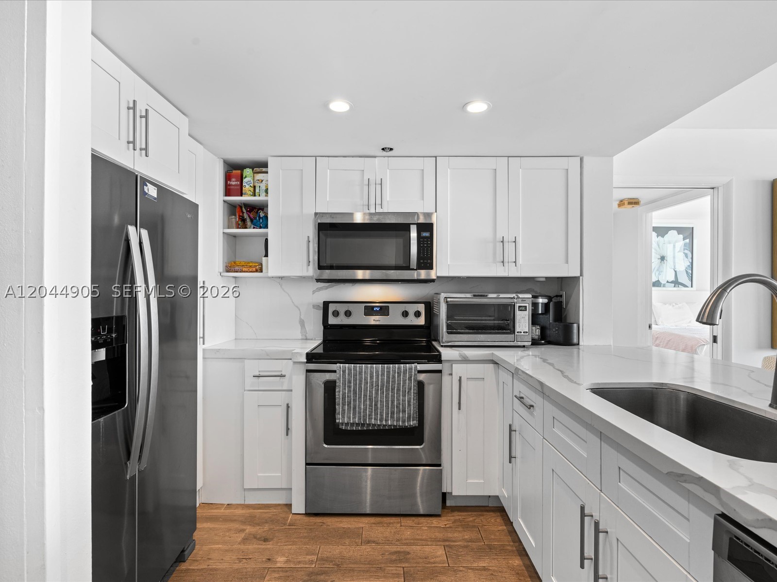 SOUTH POINTE TOWERS CONDO - Residential