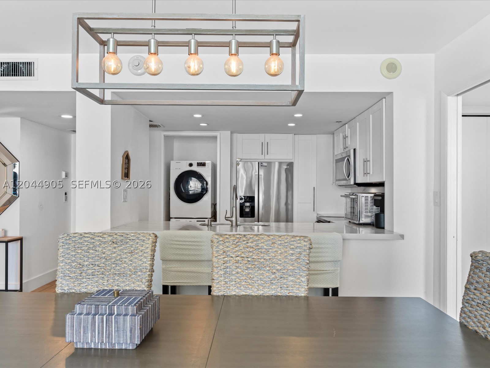 SOUTH POINTE TOWERS CONDO - Residential