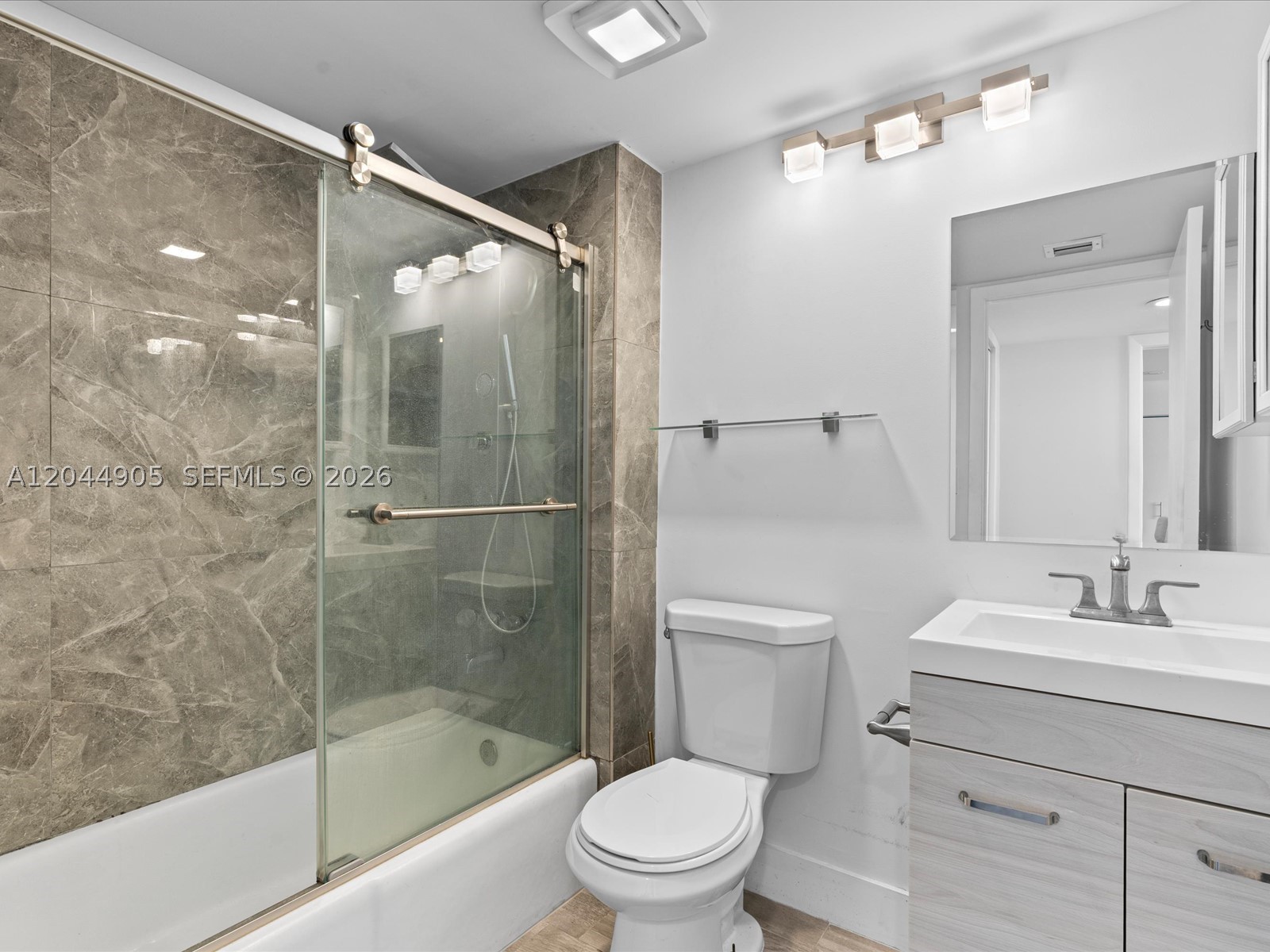 SOUTH POINTE TOWERS CONDO - Residential