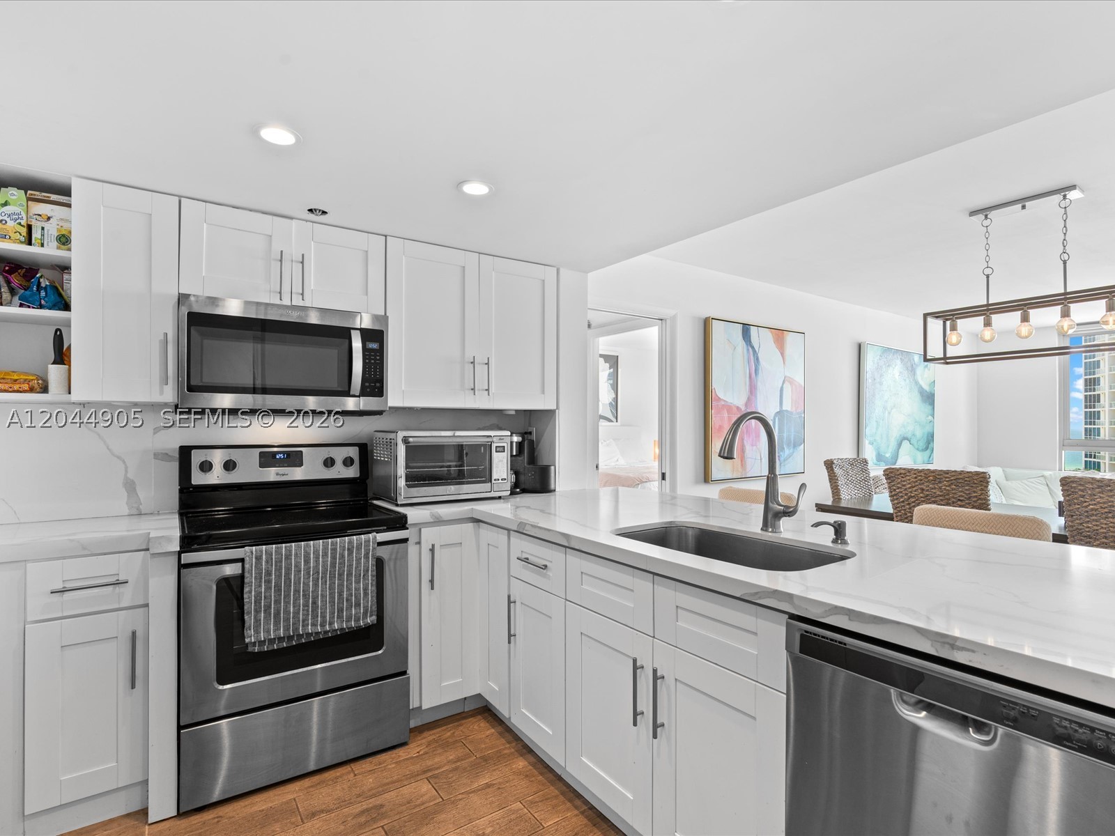 SOUTH POINTE TOWERS CONDO - Residential