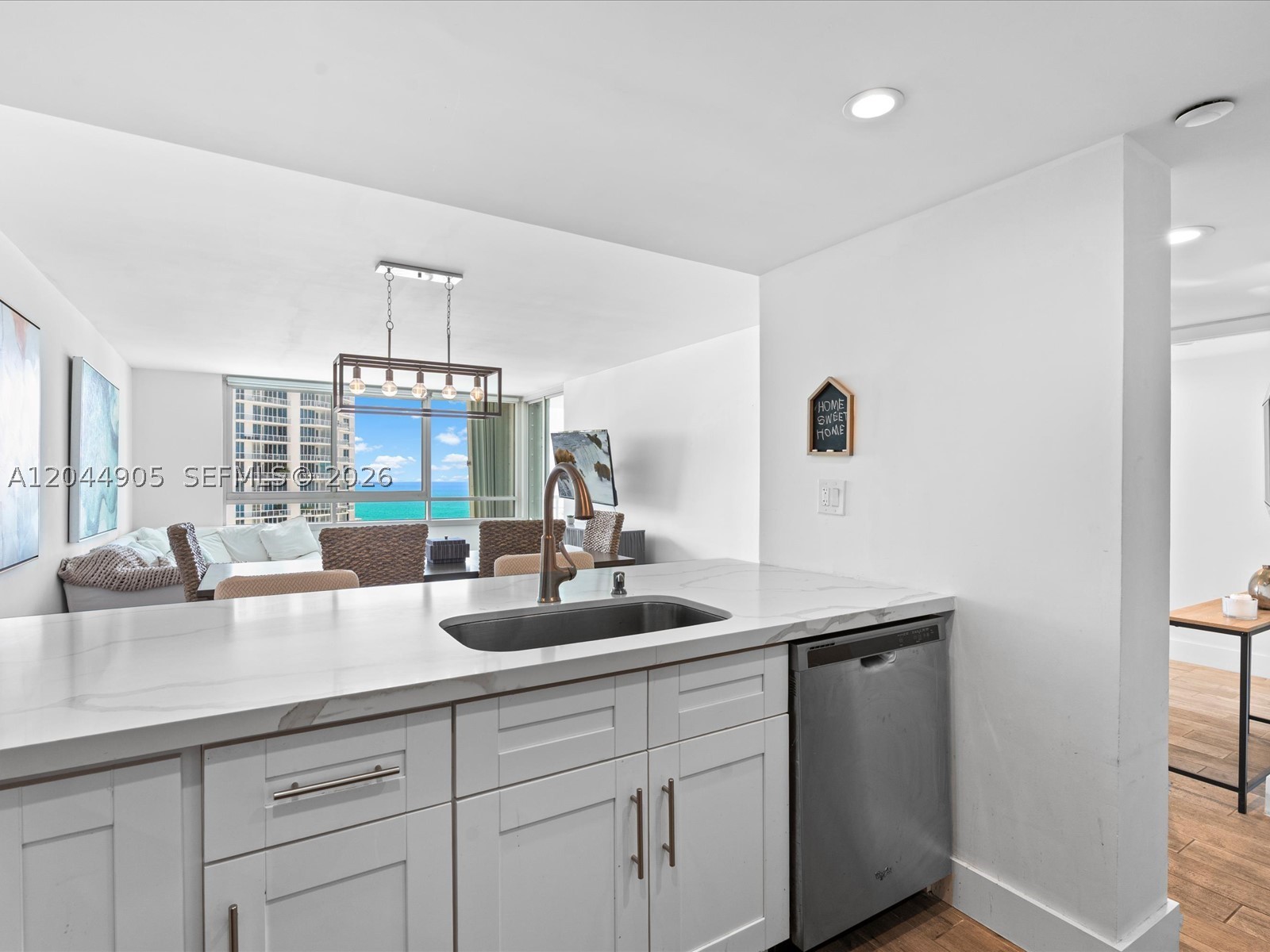 SOUTH POINTE TOWERS CONDO - Residential