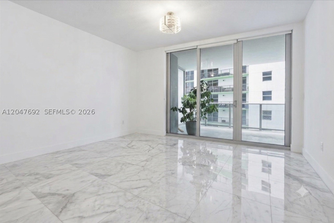 ARIA ON THE BAY CONDO - Residential