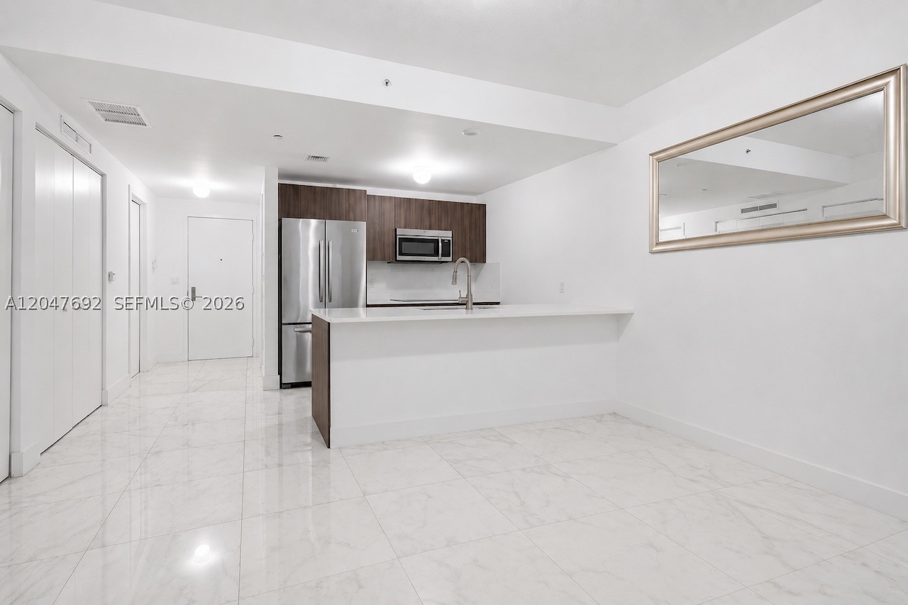 ARIA ON THE BAY CONDO - Residential