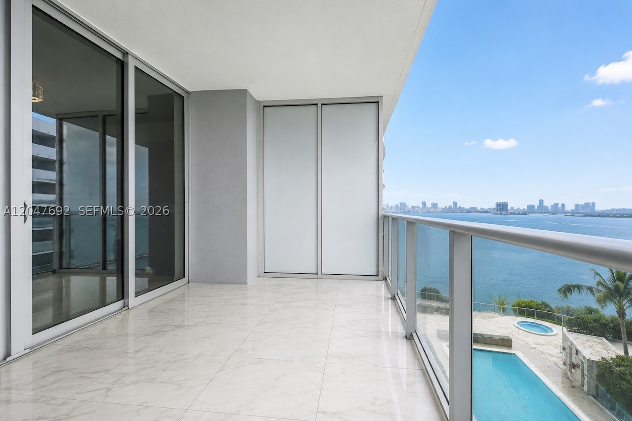 ARIA ON THE BAY CONDO - Residential