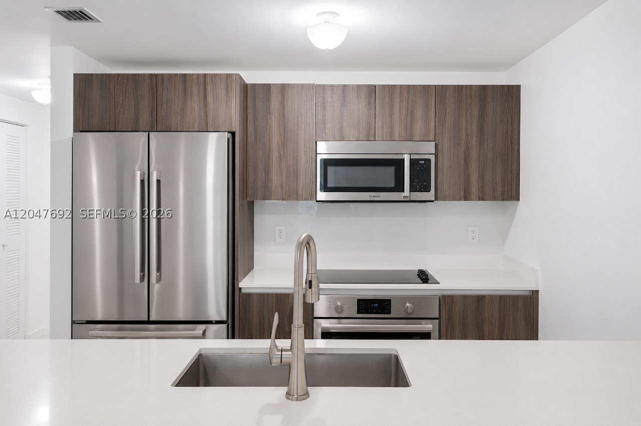 ARIA ON THE BAY CONDO - Residential
