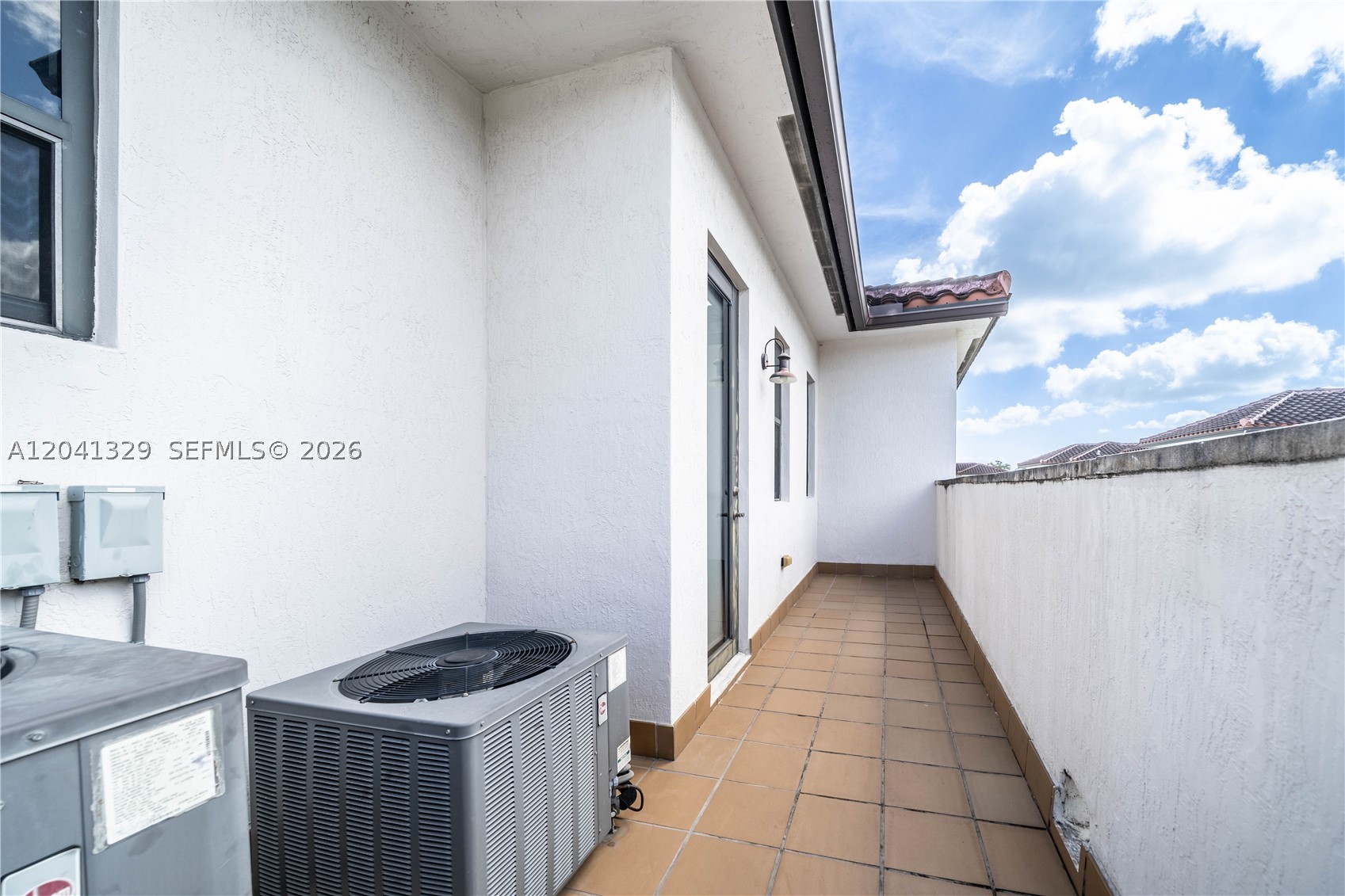 DOWNTOWN DORAL DUTCHER - Residential