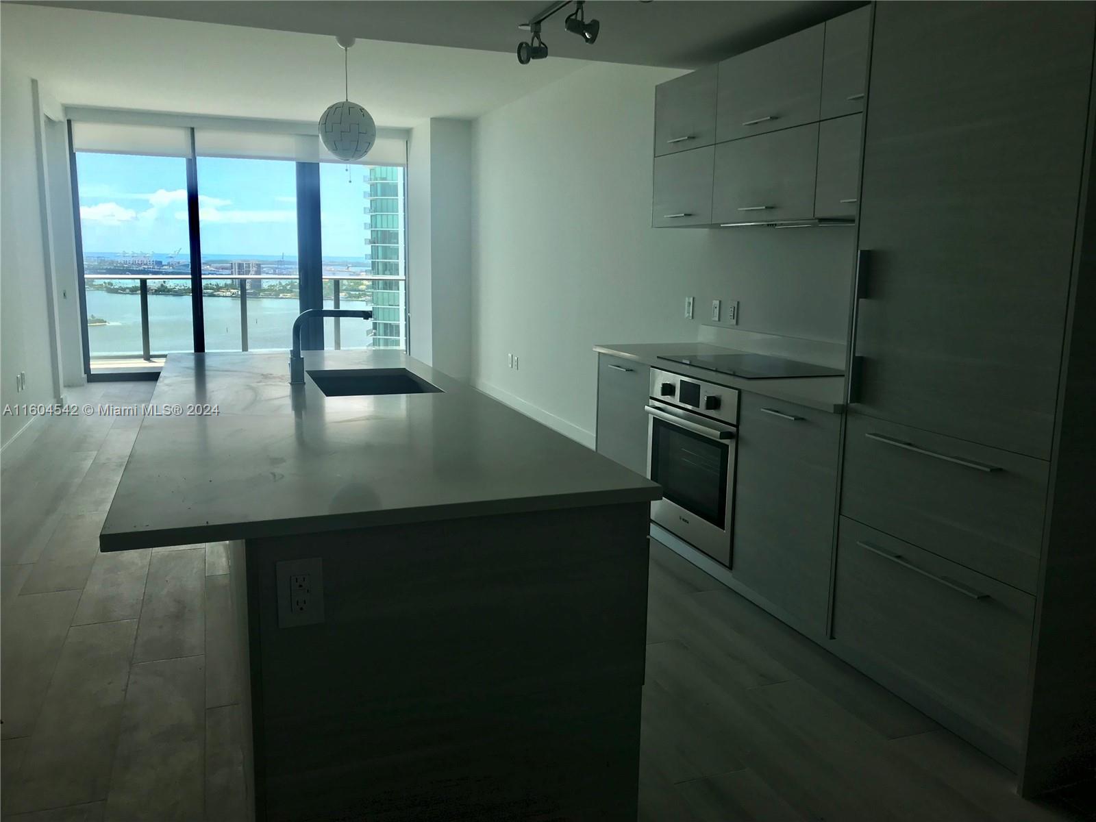 PARAISO BAY CONDO - Residential Lease