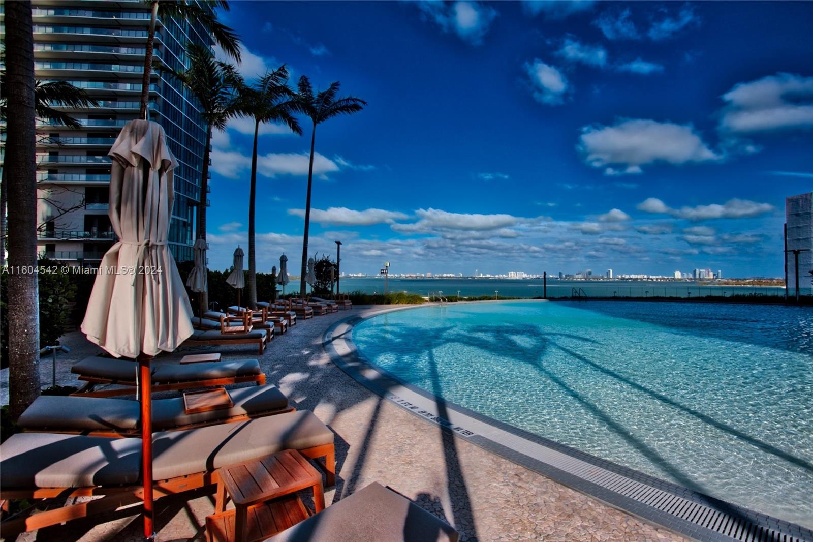 PARAISO BAY CONDO - Residential Lease