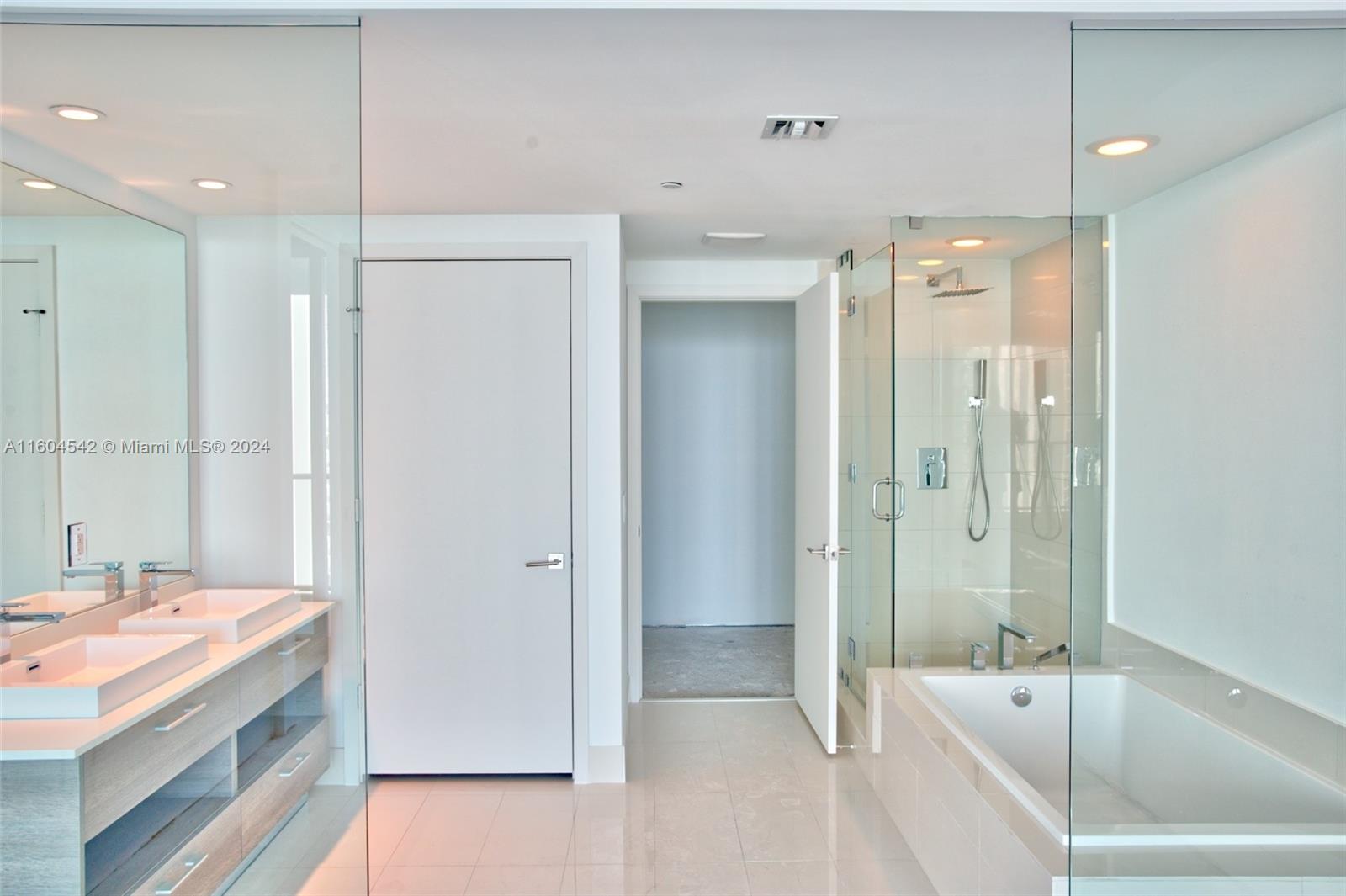 PARAISO BAY CONDO - Residential Lease