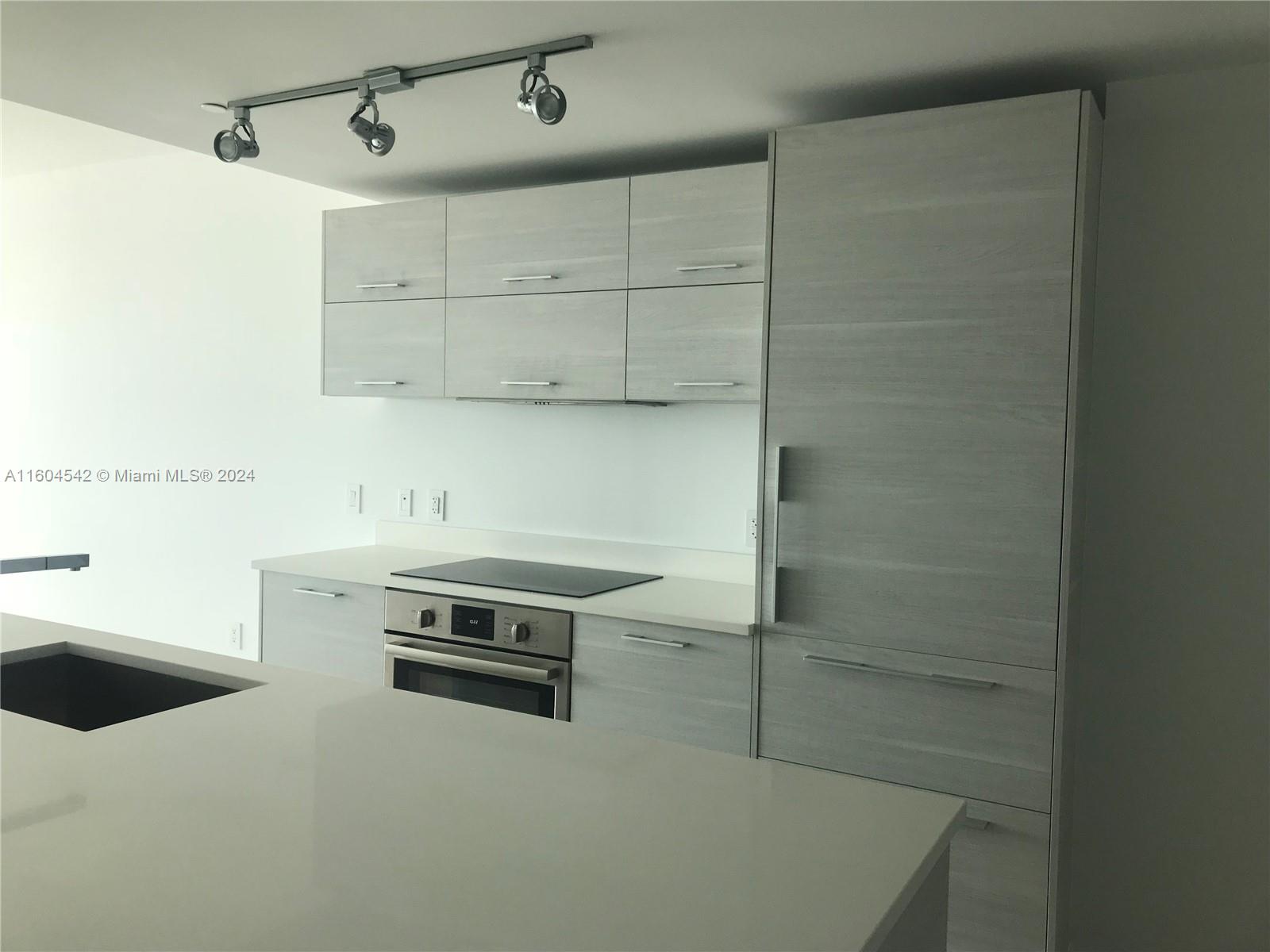 PARAISO BAY CONDO - Residential Lease