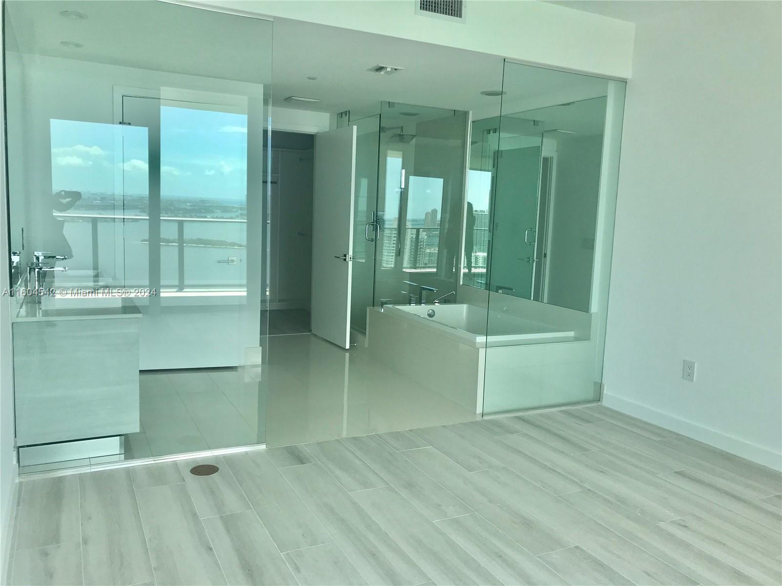 PARAISO BAY CONDO - Residential Lease