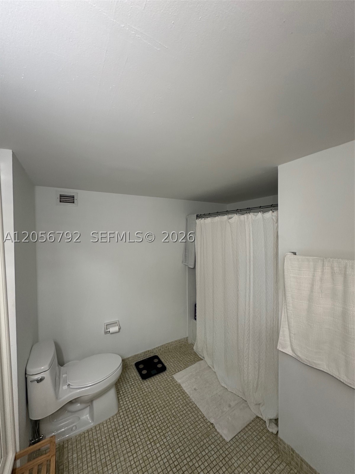 THE ISLANDER CLUB CONDO - Residential