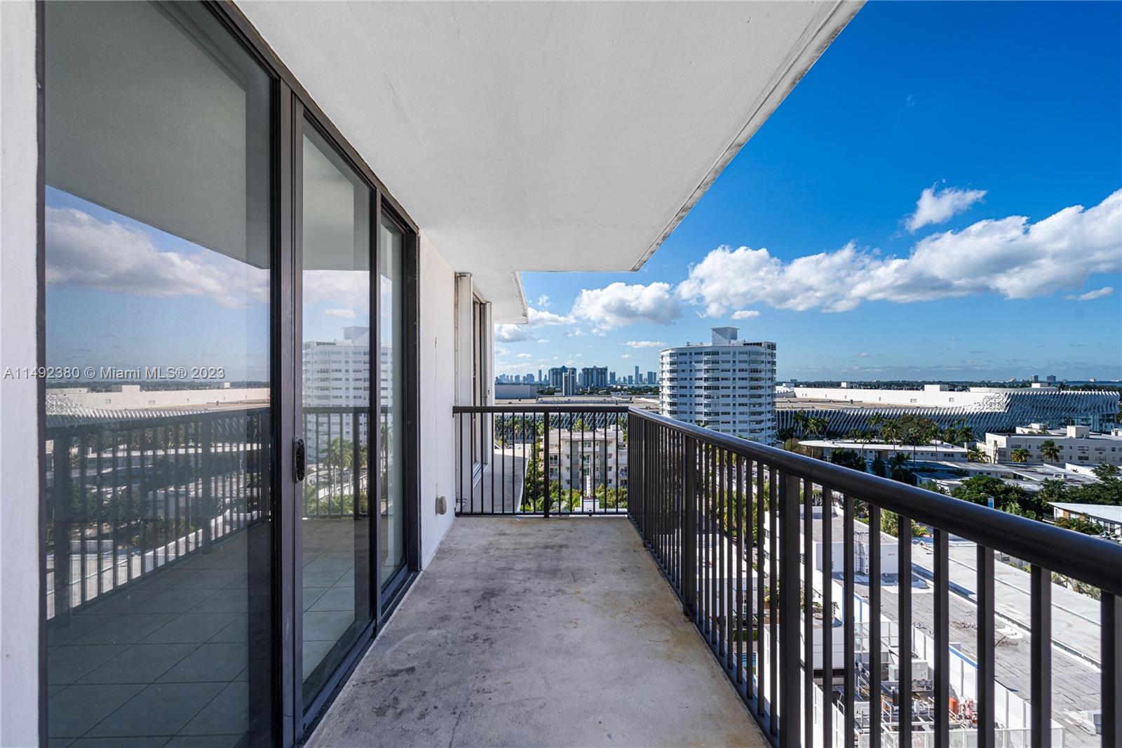 TOWER 1800 CONDO - Residential