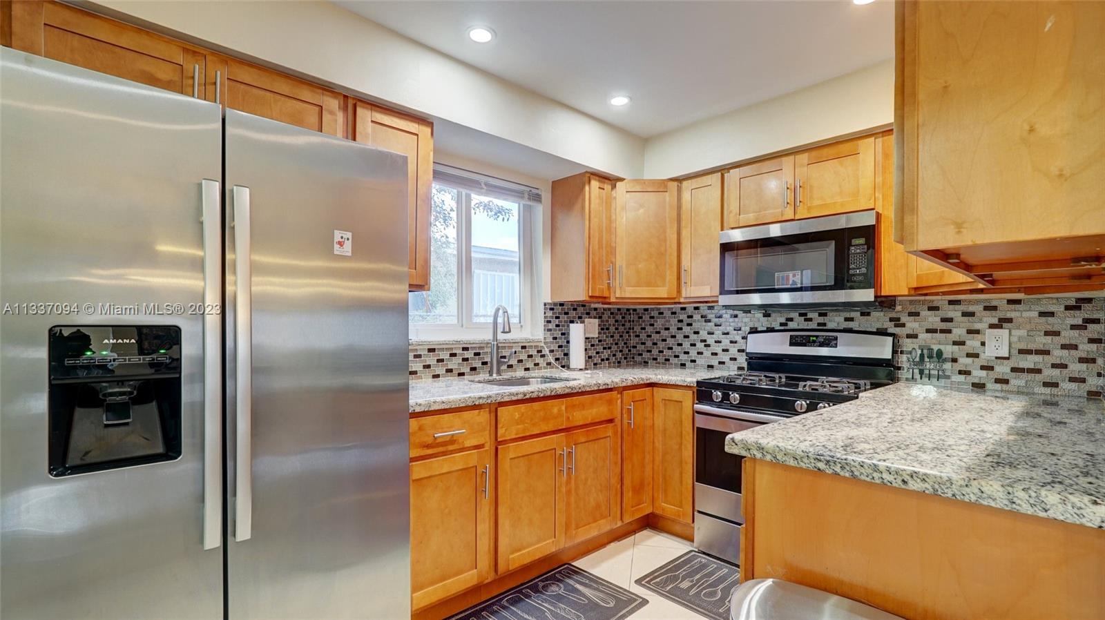PLAZA ESTATES 3RD SEC - Residential