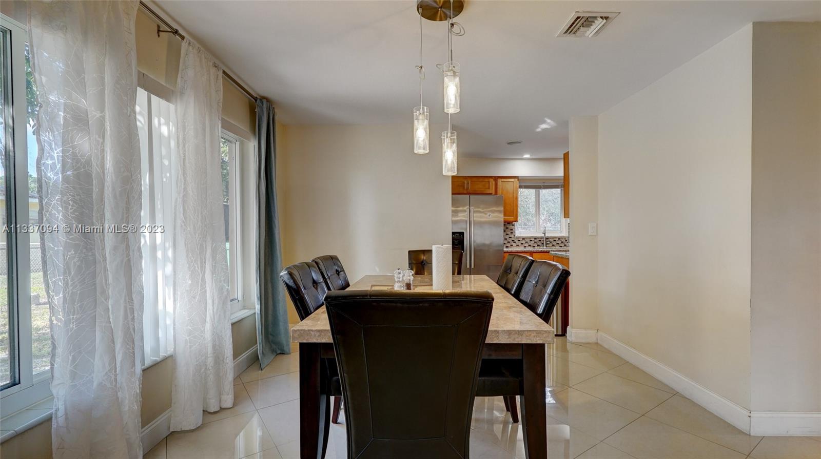 PLAZA ESTATES 3RD SEC - Residential