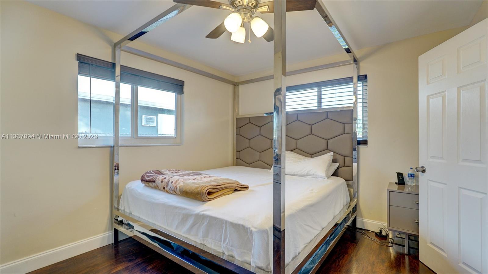 PLAZA ESTATES 3RD SEC - Residential
