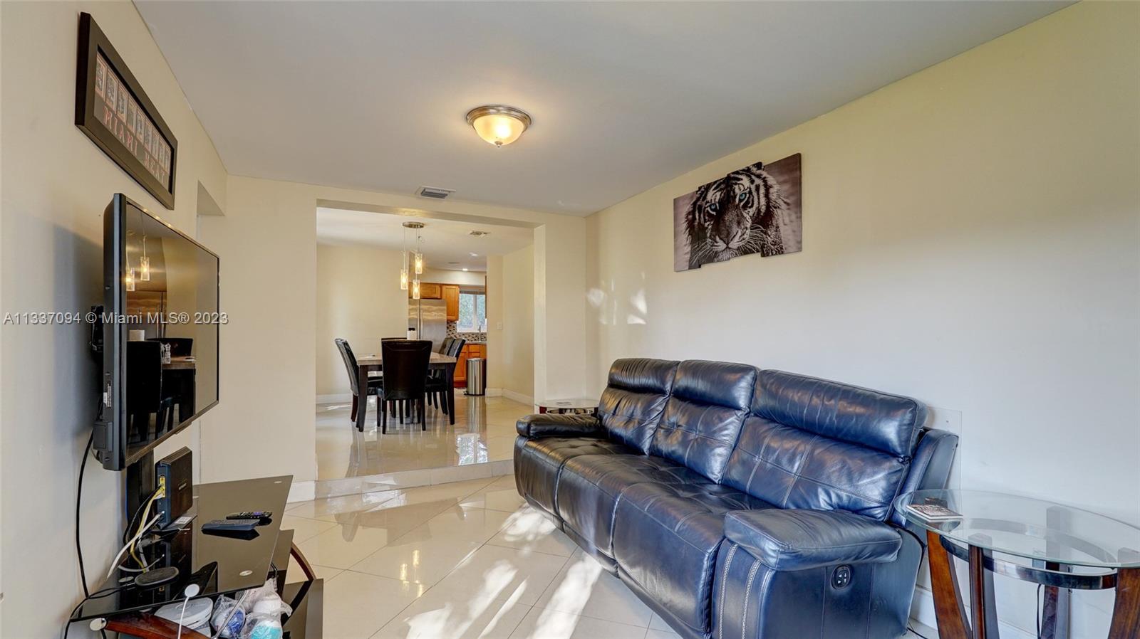 PLAZA ESTATES 3RD SEC - Residential