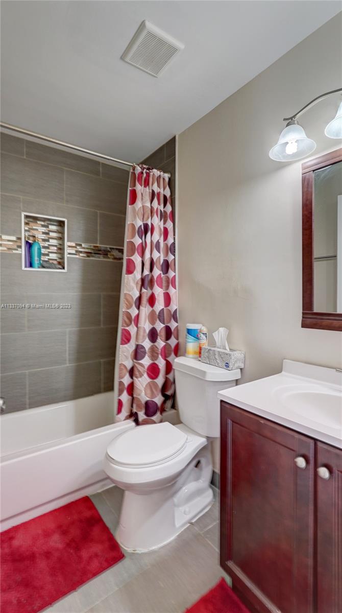 PLAZA ESTATES 3RD SEC - Residential