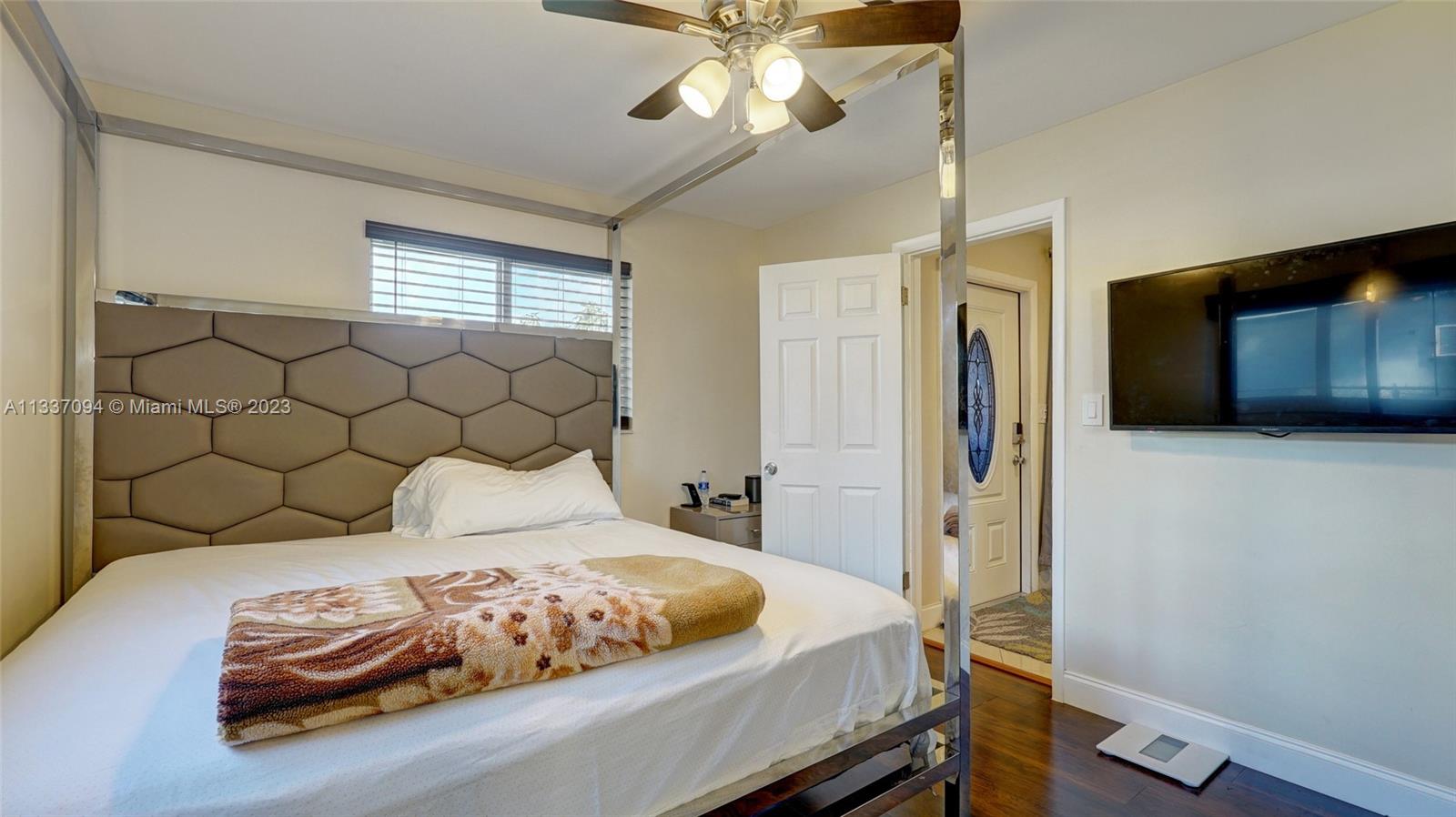 PLAZA ESTATES 3RD SEC - Residential