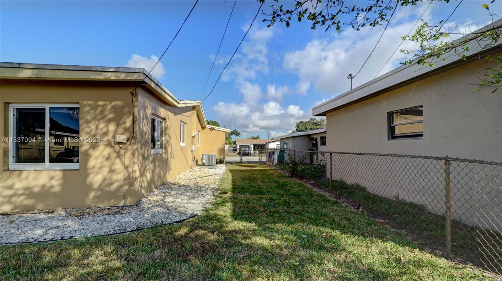 PLAZA ESTATES 3RD SEC - Residential