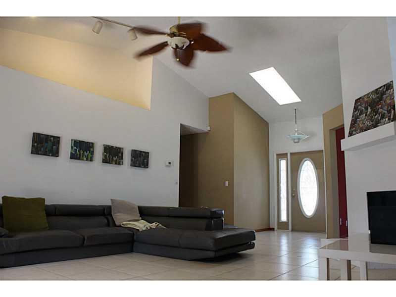 CENTRAL DANIA HEIGHTS 100 - Residential