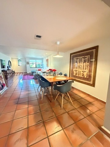 HARBOUR CLUB VILLAS CONDO - Residential