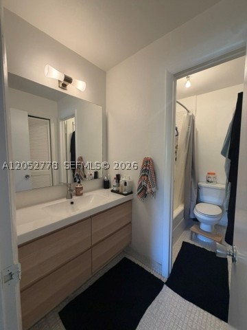 HARBOUR CLUB VILLAS CONDO - Residential